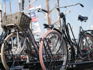 Home Overdekte fietsenstalling in Amersfoort met goed verlichte parkeerplaatsen en camerabewaking voor veilige fietsopslag